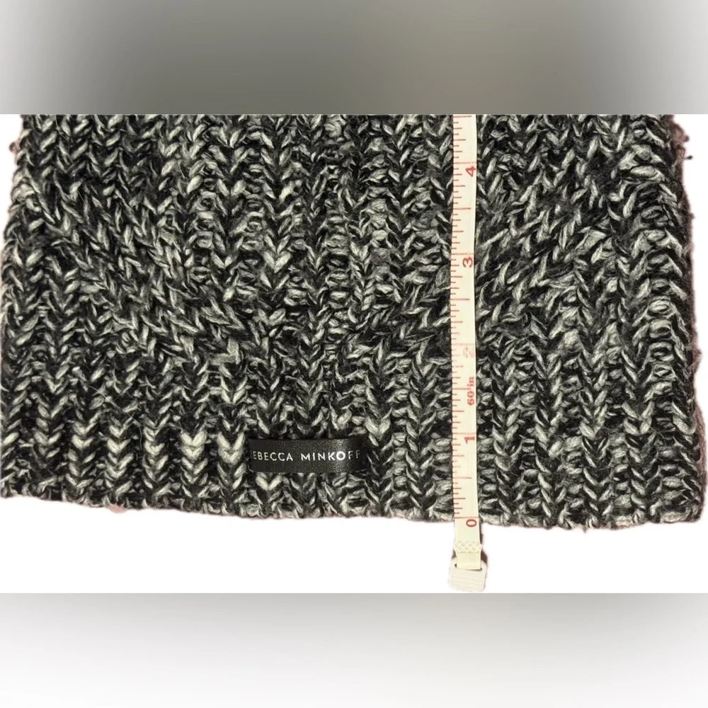 🫶 Rebecca Minkoff Monochrome Knit Pom-Pom Beanie - Picture 10 of 10